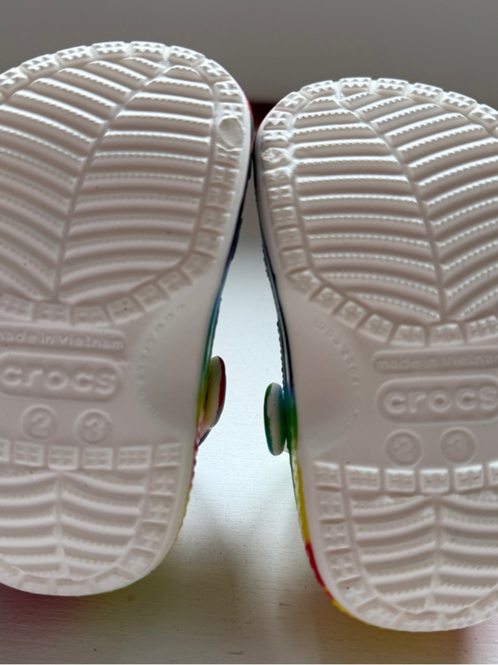 Infant CROCS Rainbow Tie-Dye Clog - Picture 4 of 6